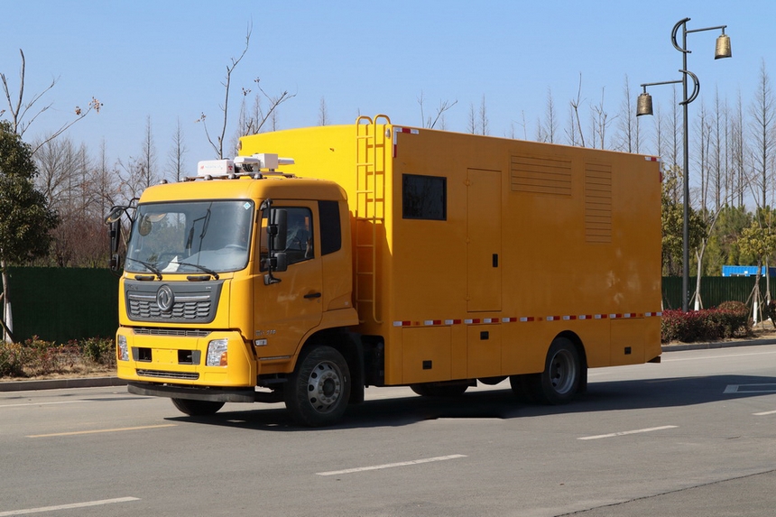 東風(fēng)天錦18噸應急電源車(chē)