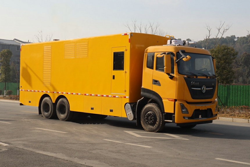 東風(fēng)天龍后雙橋應急電源車(chē)