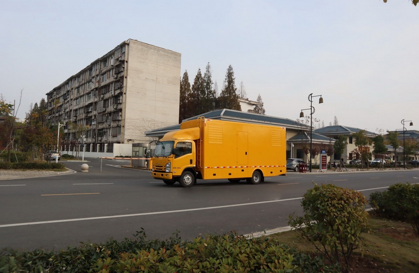  五十鈴應急10噸電源車(chē)