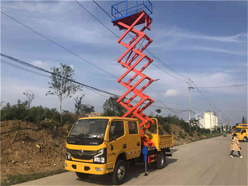 東風(fēng)10米剪叉式升降平臺高空作業(yè)車(chē)圖片5