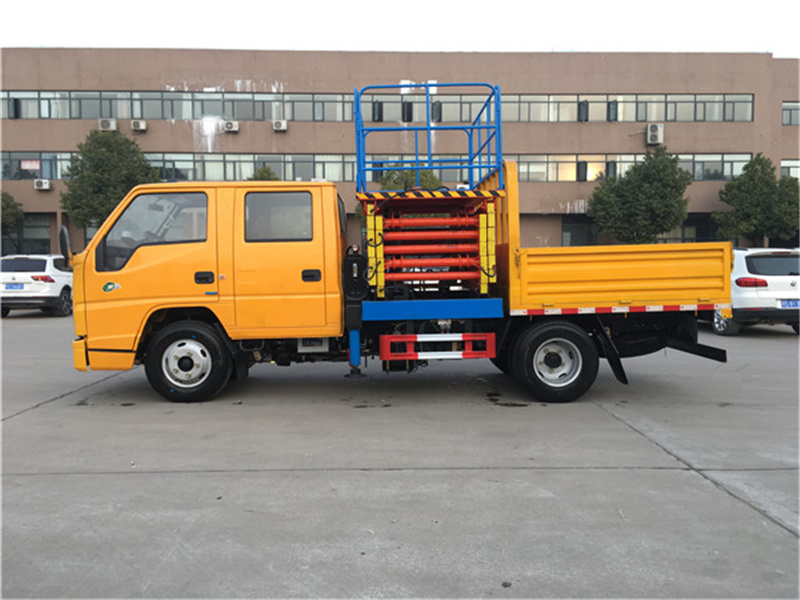 江鈴10米剪叉式升降平臺高空作業(yè)車(chē)圖片2