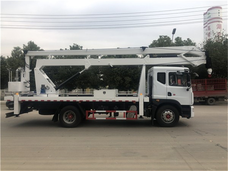 東風(fēng)22米高空作業(yè)車(chē)圖片4