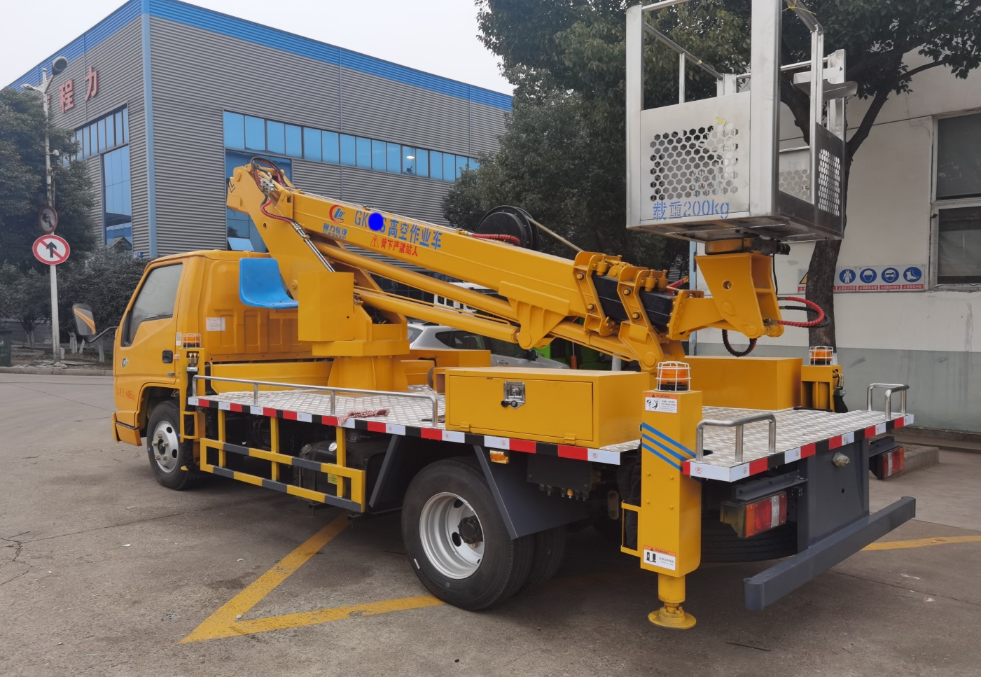 江鈴12米單排藍牌伸縮臂高空作業(yè)車(chē)圖片2