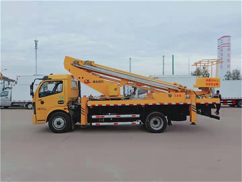 東風(fēng)22米高空作業(yè)車(chē)圖片3