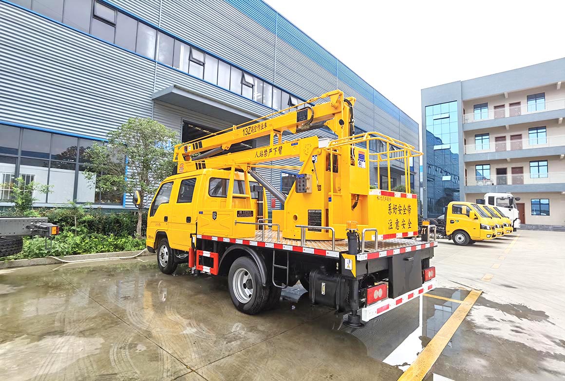 福田小卡13米折疊臂藍牌高空作業(yè)車(chē)圖片5