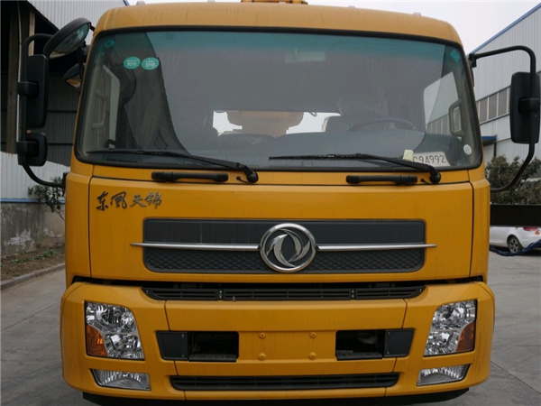 東風(fēng)天錦36米高空作業(yè)車(chē)圖片2