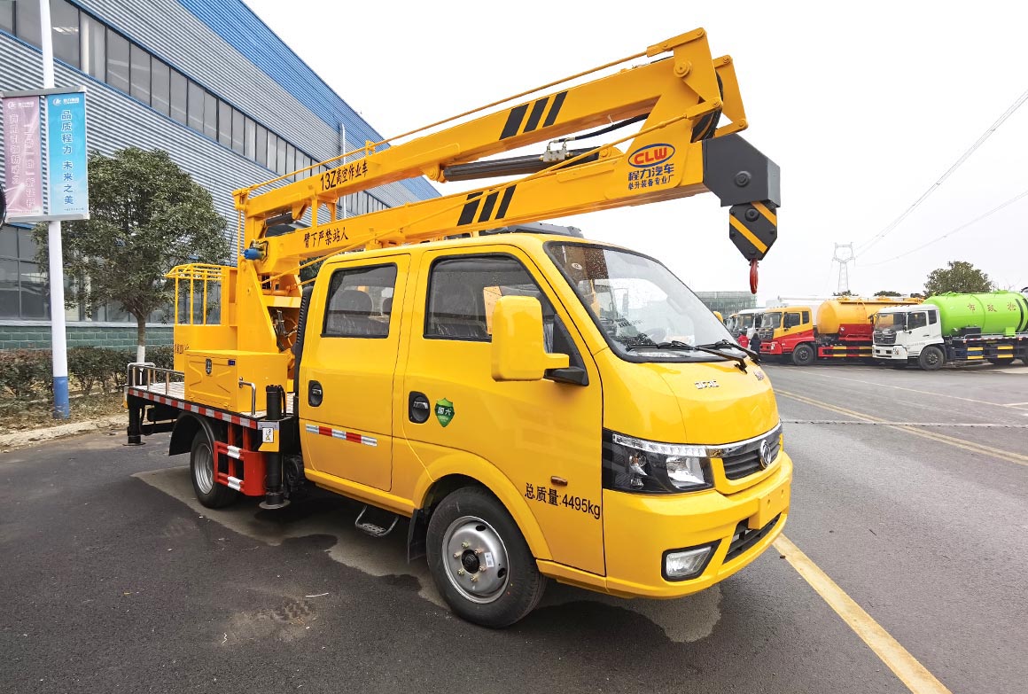 東風(fēng)途逸13米折臂雙排藍牌高空作業(yè)車(chē)圖片2