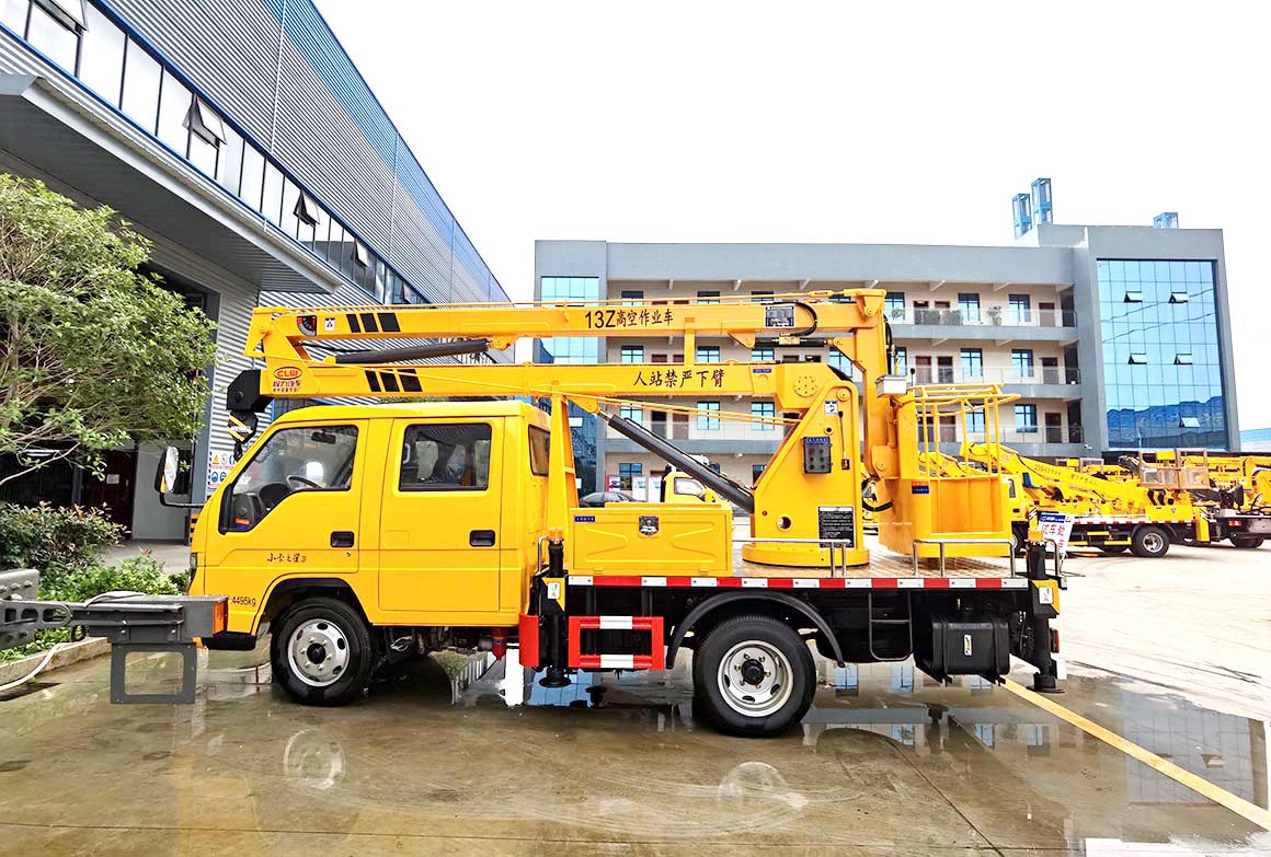福田小卡13米折疊臂藍牌高空作業(yè)車(chē)圖片2