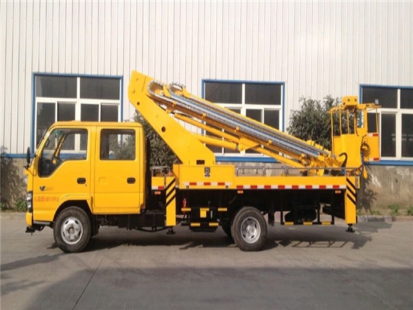 慶鈴雙排18米高空作業(yè)車(chē)圖片3