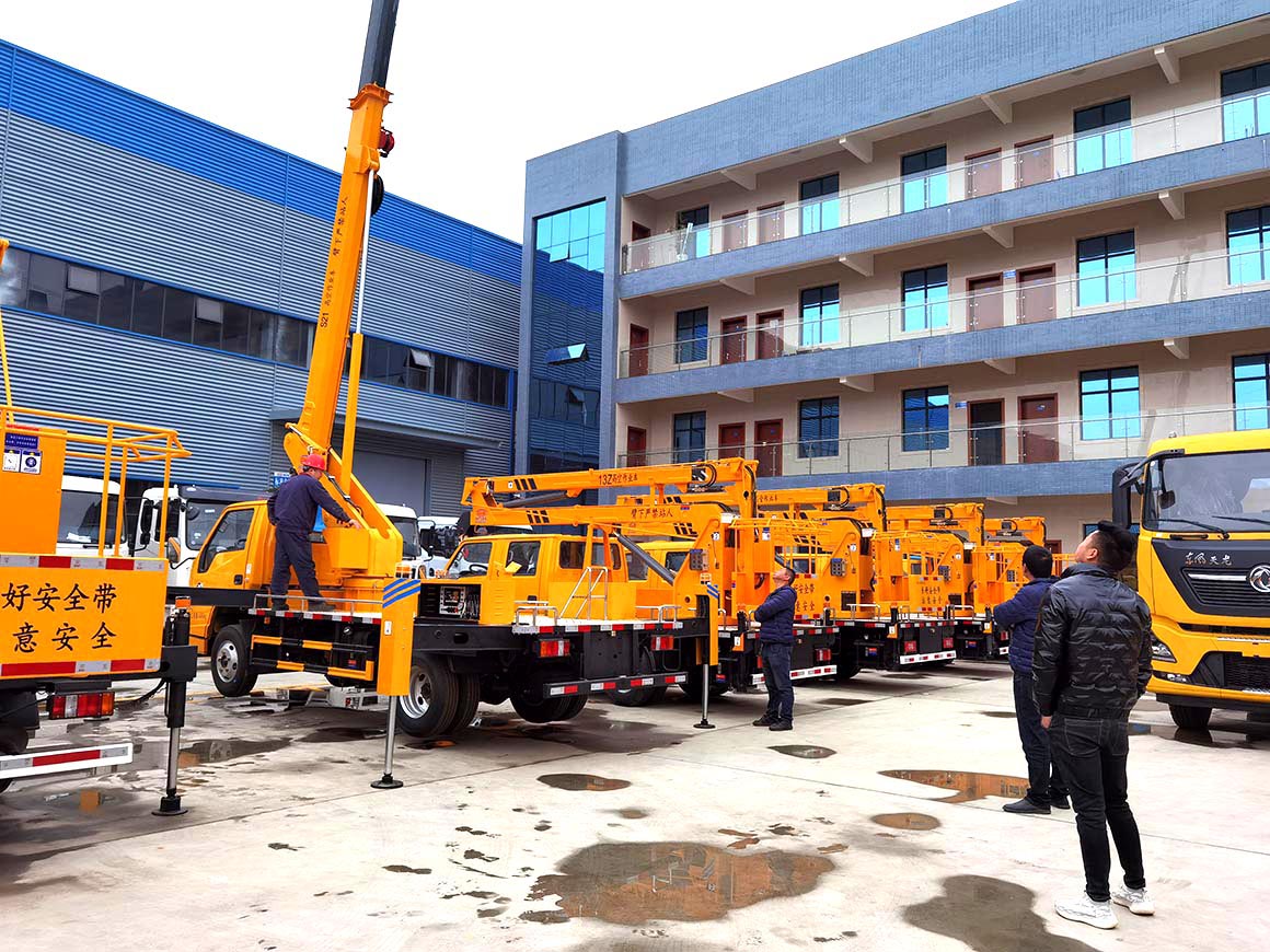 江鈴順達21米伸縮臂藍牌高空作業(yè)車(chē)圖片5