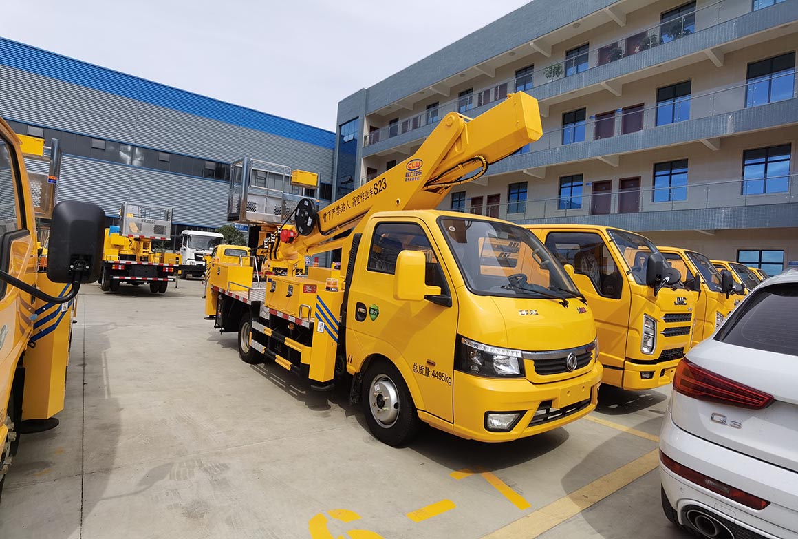 東風(fēng)途逸23米伸縮臂藍牌高空作業(yè)車(chē)圖片2