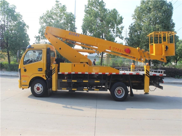 東風(fēng)多利卡26米高空作業(yè)車(chē)圖片2