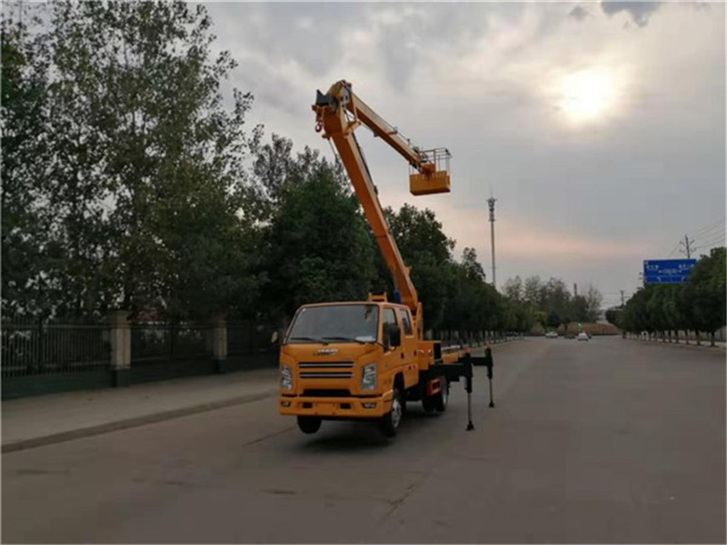 江鈴16米高空作業(yè)車(chē)圖片5