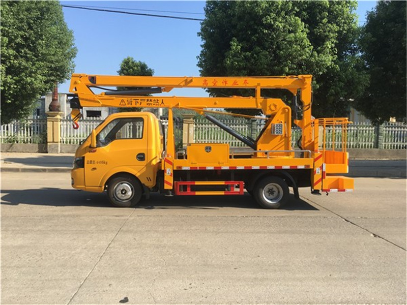 東風(fēng)途逸13.5米高空作業(yè)車(chē)圖片3