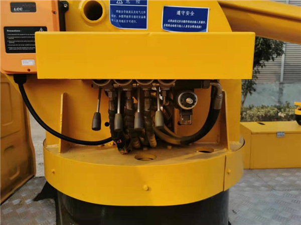五十鈴單排26米伸縮臂高空作業(yè)車(chē)圖片4