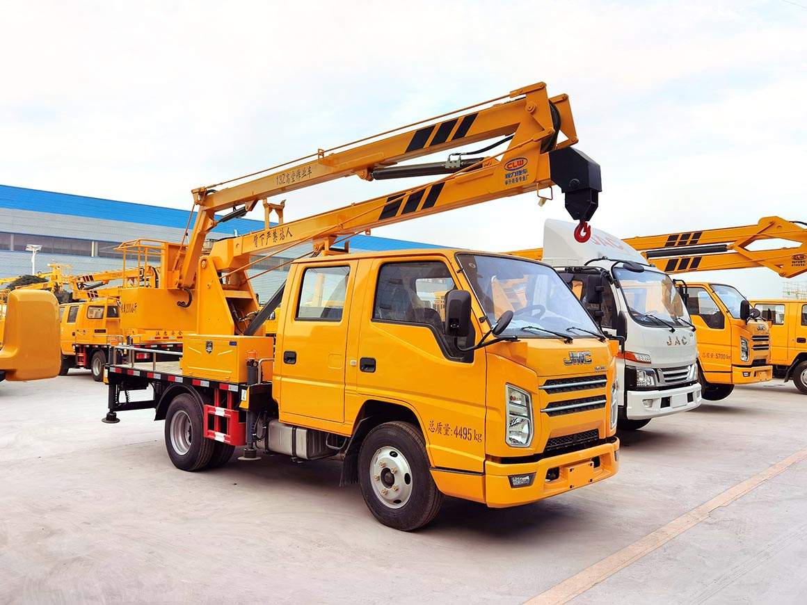 江鈴順達13米折臂雙排藍牌高空作業(yè)車(chē)