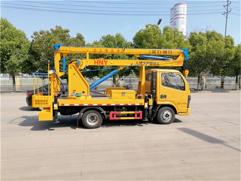 東風(fēng)13.5米高空作業(yè)車(chē)圖片3
