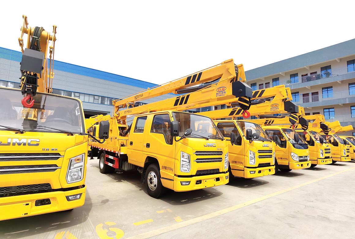 江鈴順達16米折疊臂雙排黃牌高空作業(yè)車(chē)圖片3