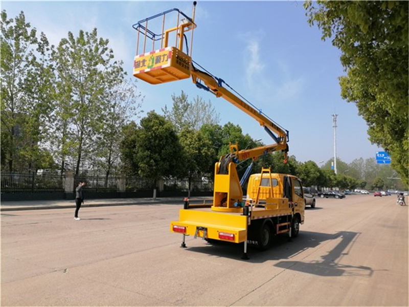 東風(fēng)13.5米高空作業(yè)車(chē)圖片4