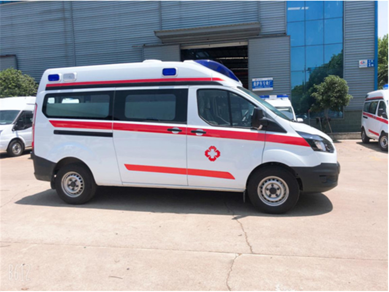 福特全順V362中軸中頂負壓救護車(chē)圖片3