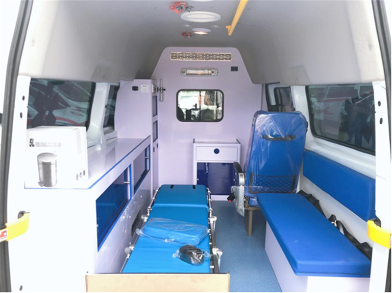 福特V362中軸中頂運輸型救護車(chē)圖片5