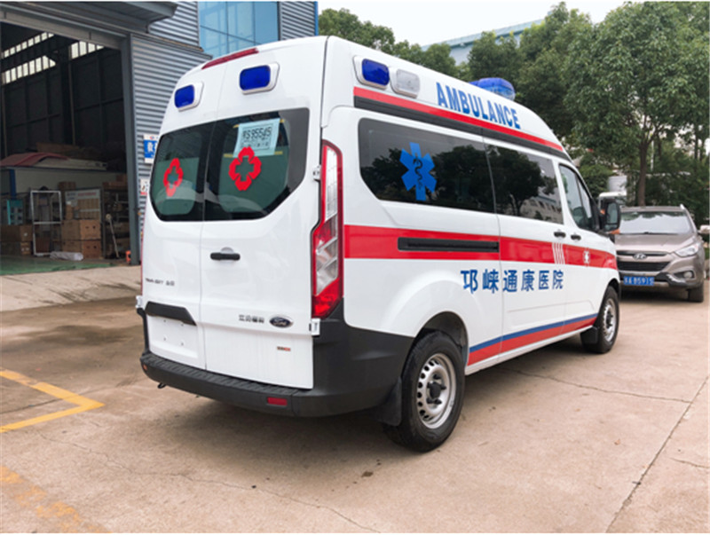 福特V362中軸中頂監護型救護車(chē)