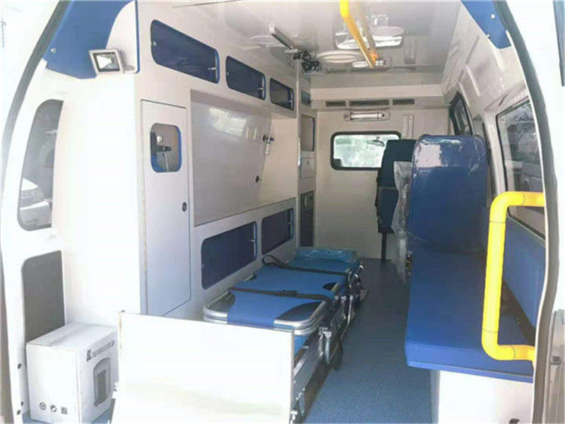 福田G7運輸型救護車(chē)圖片5