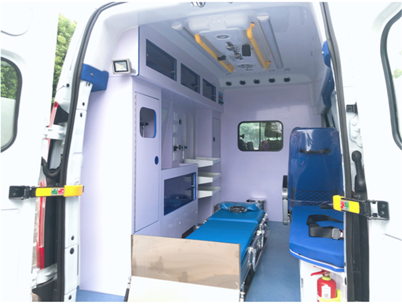 福特V362中軸中頂監護型救護車(chē)ABS內飾