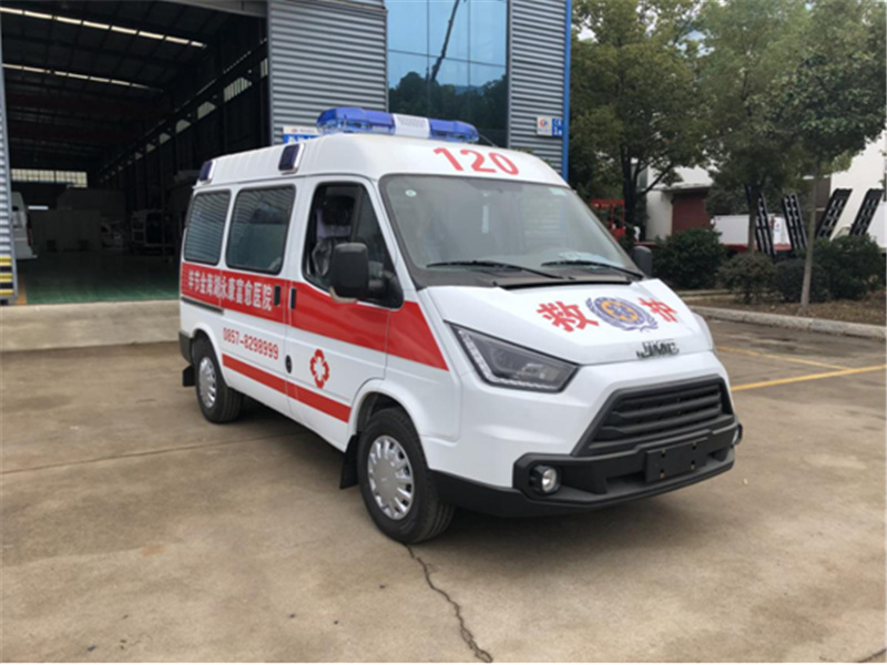 江鈴特順短軸中頂監護型救護車(chē)圖片4