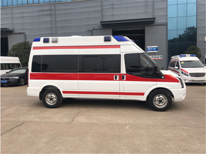 福特新世代V348長(cháng)軸高頂監護型救護車(chē)圖片3