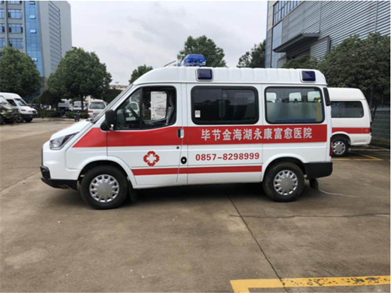 江鈴特順短軸中頂監護型救護車(chē)圖片3