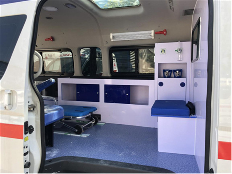 福田G9運輸型救護車(chē)