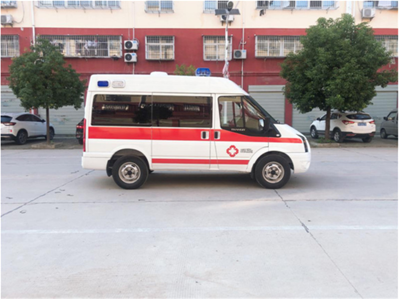 福特新世代V348短軸中頂運輸型救護車(chē)圖片2