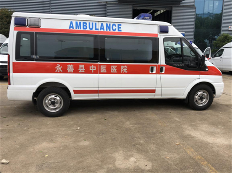 福特V348長(cháng)軸中頂負壓型救護車(chē)圖片5