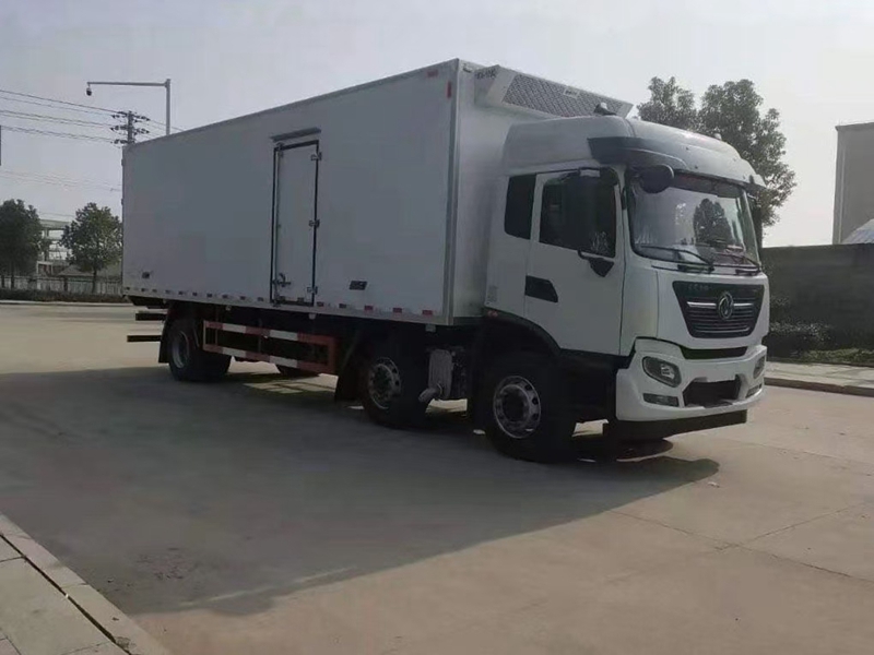 東風(fēng)天錦KR小三軸冷藏車(chē)圖片2