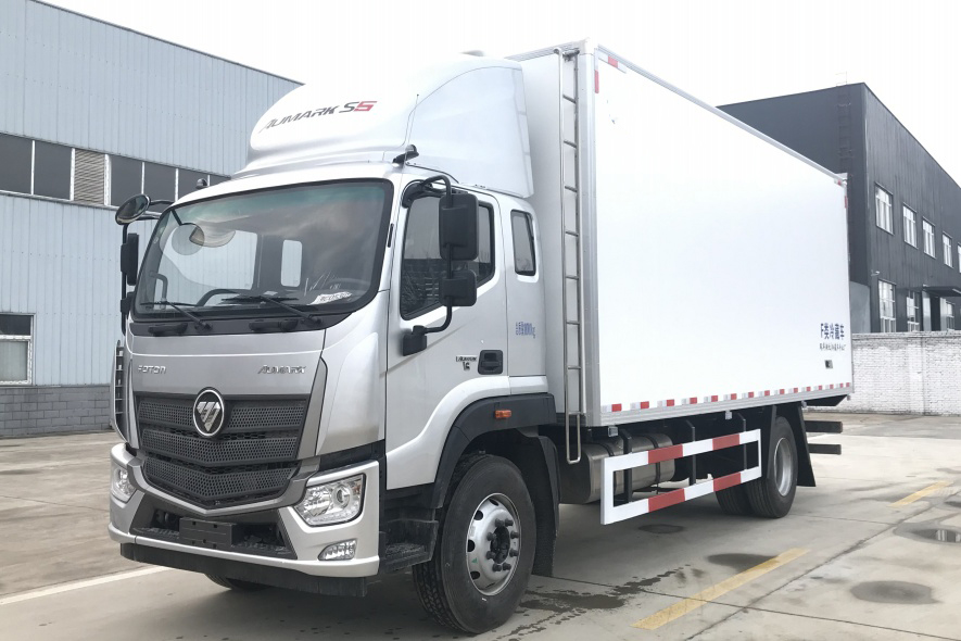 廂長(cháng)6.8米福田歐馬可S5冷藏車(chē)