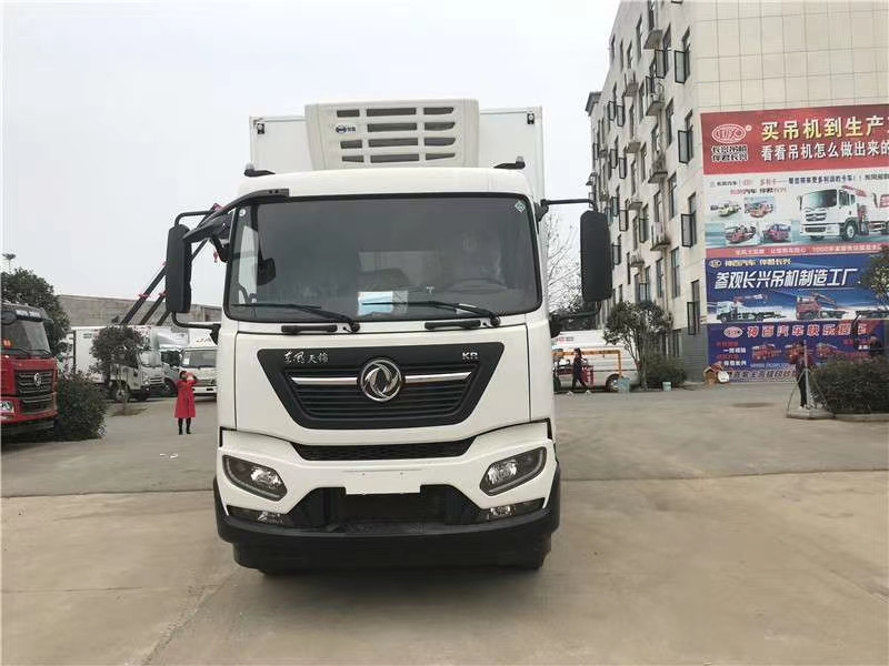 天錦KR前四后四平頂冷藏車(chē)圖片2
