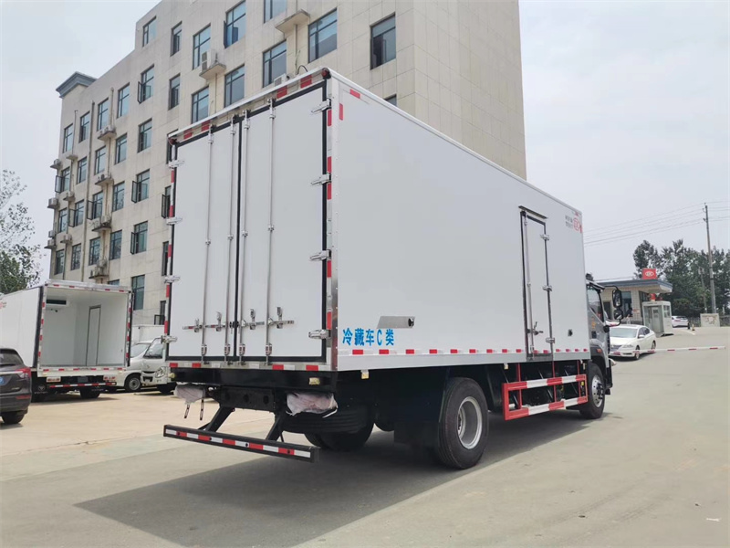 歐航平頂冷藏車(chē)圖片5