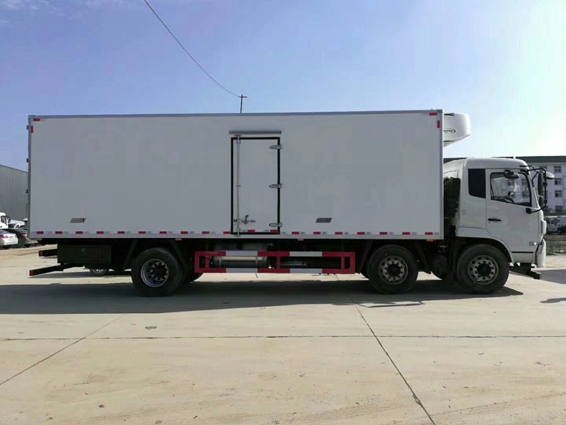 東風(fēng)天錦VR小三軸冷藏車(chē)圖片4