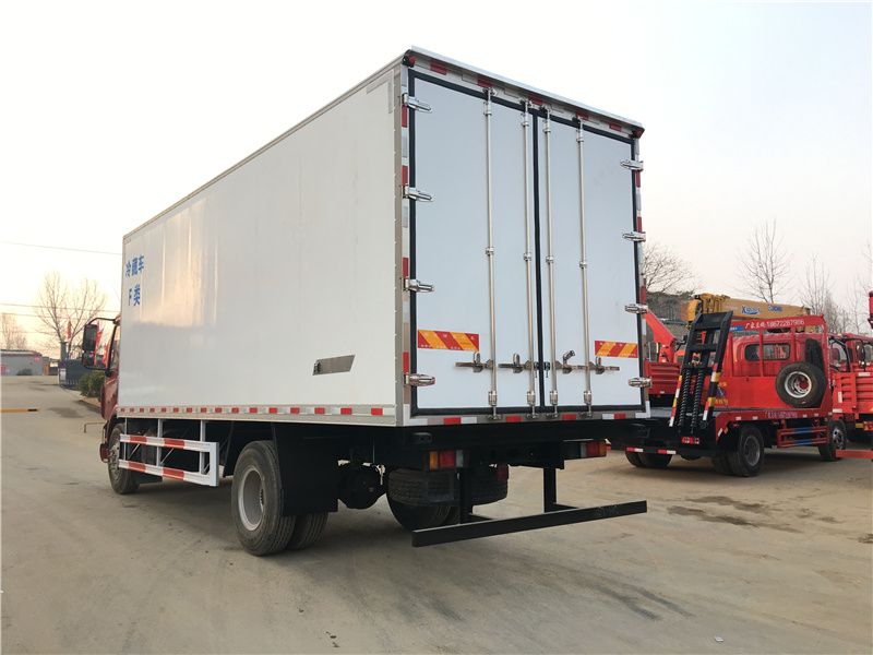 柳汽乘龍7.8米冷藏車(chē)圖片4