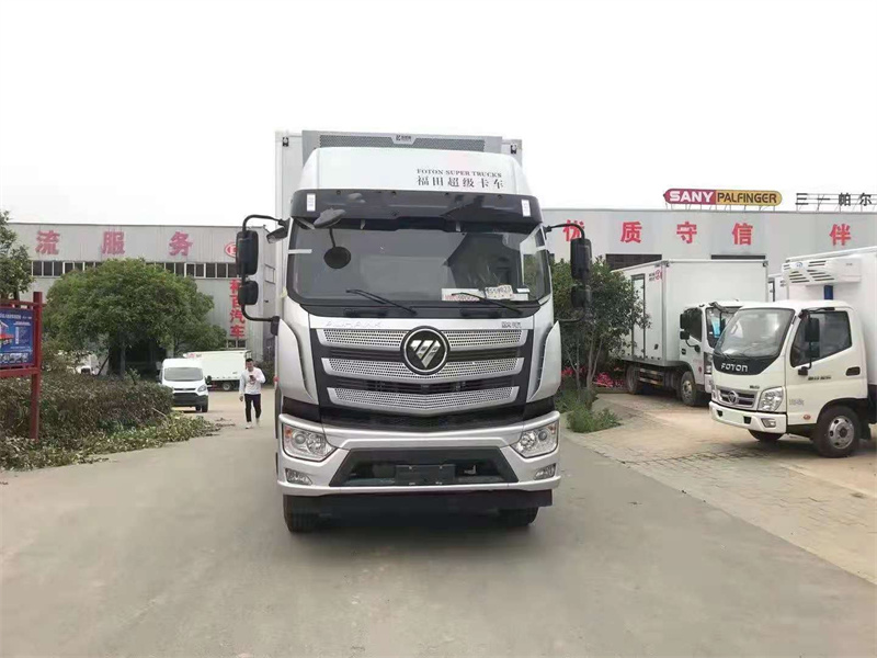 福田歐航7.6米高頂雙臥冷藏車(chē)圖片3