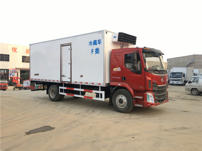 柳汽乘龍7.8米冷藏車(chē)圖片2