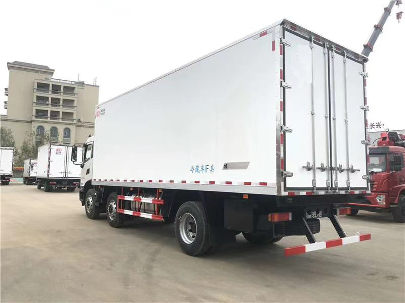 天錦KR前四后四平頂冷藏車(chē)圖片4