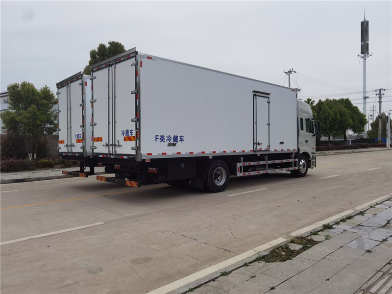 江淮格爾發(fā)A5x高頂雙臥冷藏車(chē)圖片5