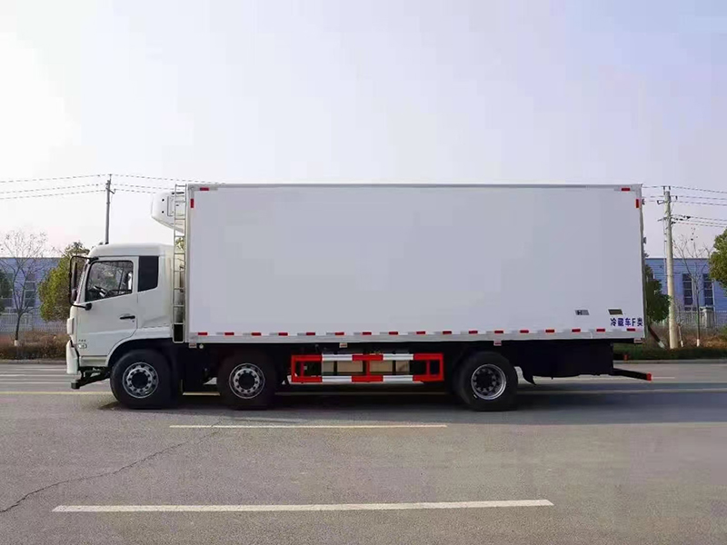 天錦VR小三軸平頂冷藏車(chē)圖片3