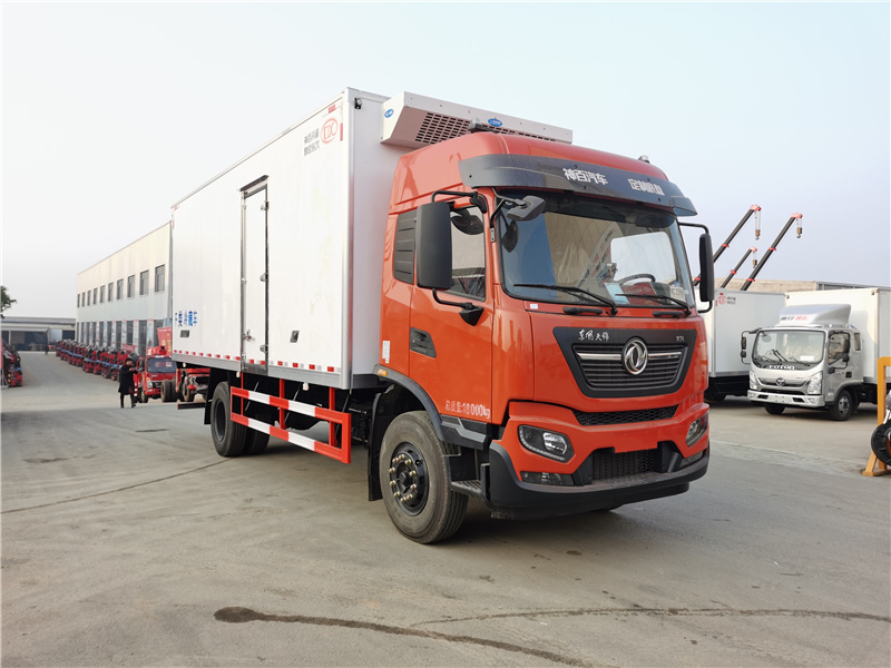 東風(fēng)天錦KR冷藏車(chē)圖片5