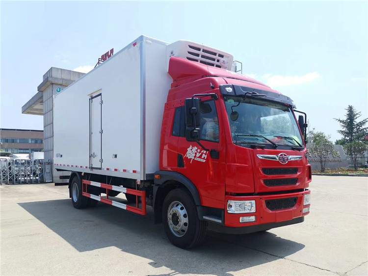 解放麟VH6.8米冷藏車(chē)圖片5
