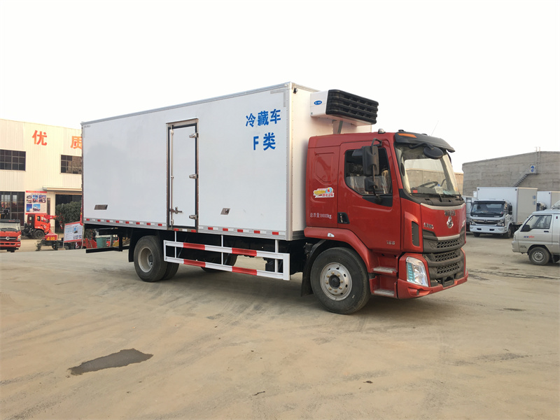 柳汽乘龍6.8冷藏車(chē)圖片2