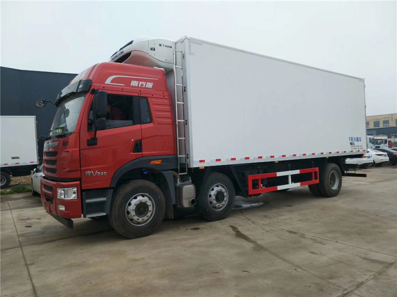解放捍V小三軸冷藏車(chē)圖片4