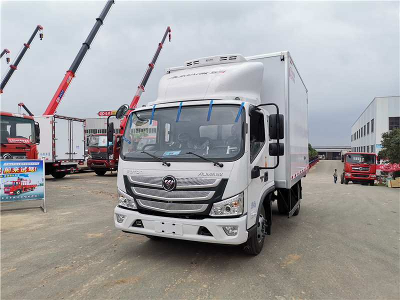 福田歐馬可寬體3.7米排半冷藏車(chē)